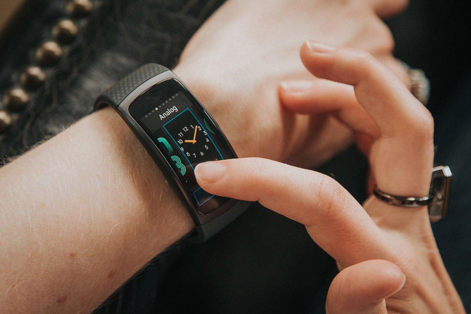 Đồng hồ thông minh Samsung Gear Fit2 Pro SM-R365 Red